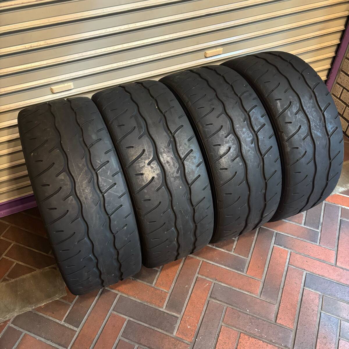 中古タイヤ YOKOHAMA ADVAN NEOVA AD09 225/40R18 4本セット [検索用 アドバン ネオバ AD08 ヨコハマ 225/40-18 225/40ZR18 AD08R RS ]