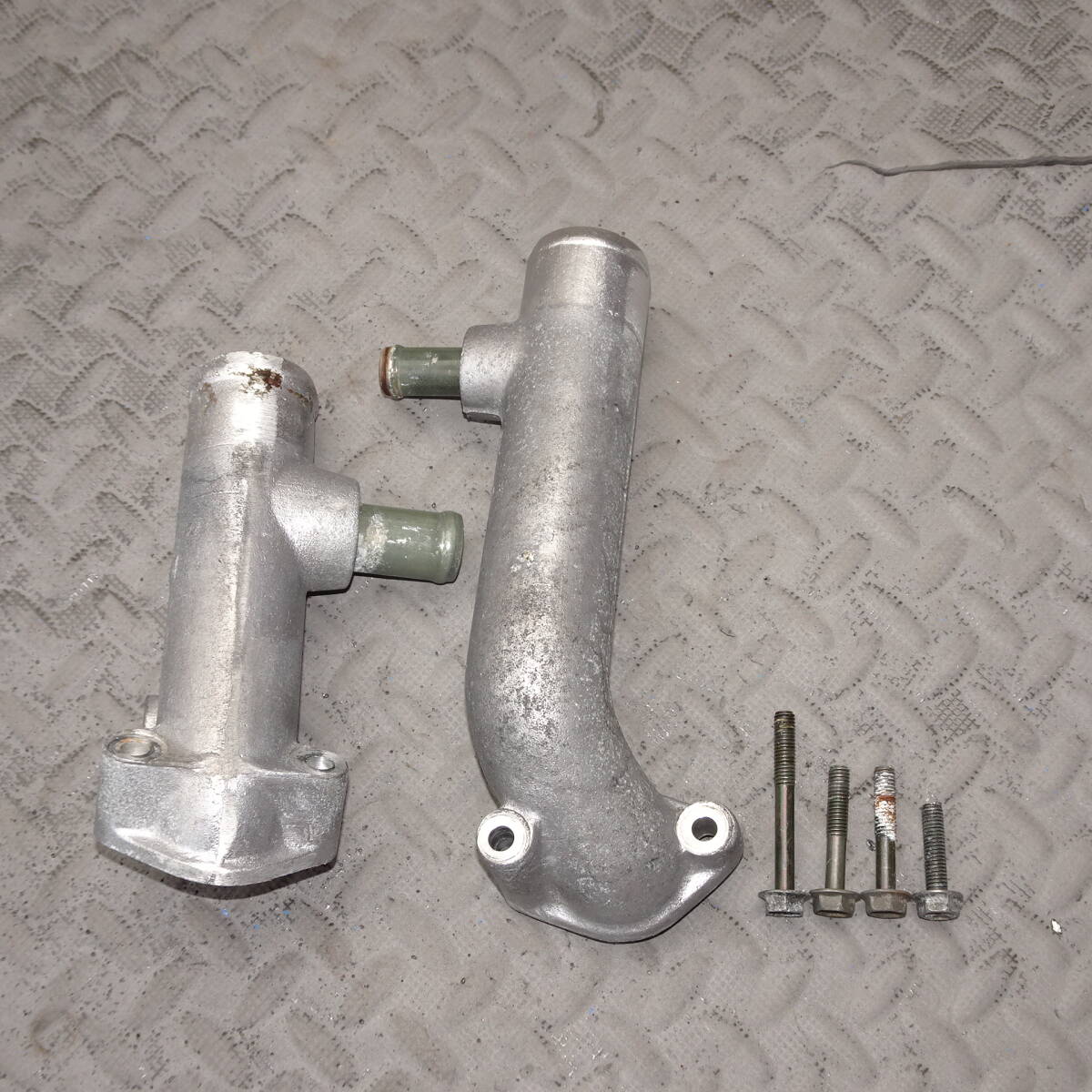 ターボチャージャー　タービン　インレットパイプ　アウトレットパイプ　スズキ純正　SUZUKI　ジムニー　Jimny　JA11　F6A　送料全国440円