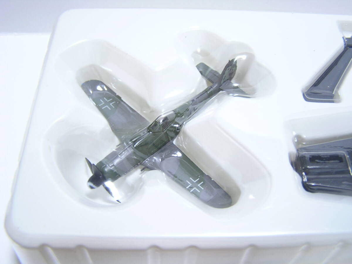 タカラ 1/144 世界の傑作機 ドイツ空軍戦闘機 フォッケウルフ Fw190D-9 JG6 ルーデル大佐機