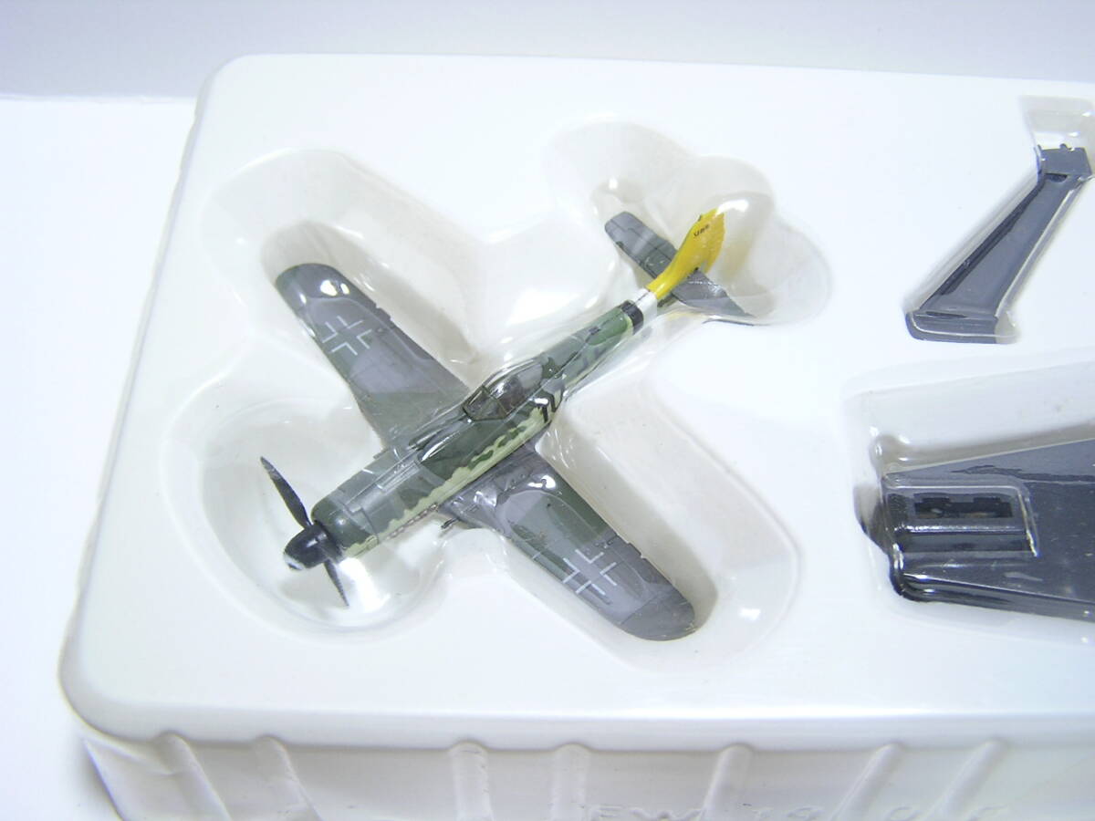 タカラ 1/144 世界の傑作機 ドイツ空軍戦闘機 フォッケウルフ Fw190D-9 JG26 イエローテイル