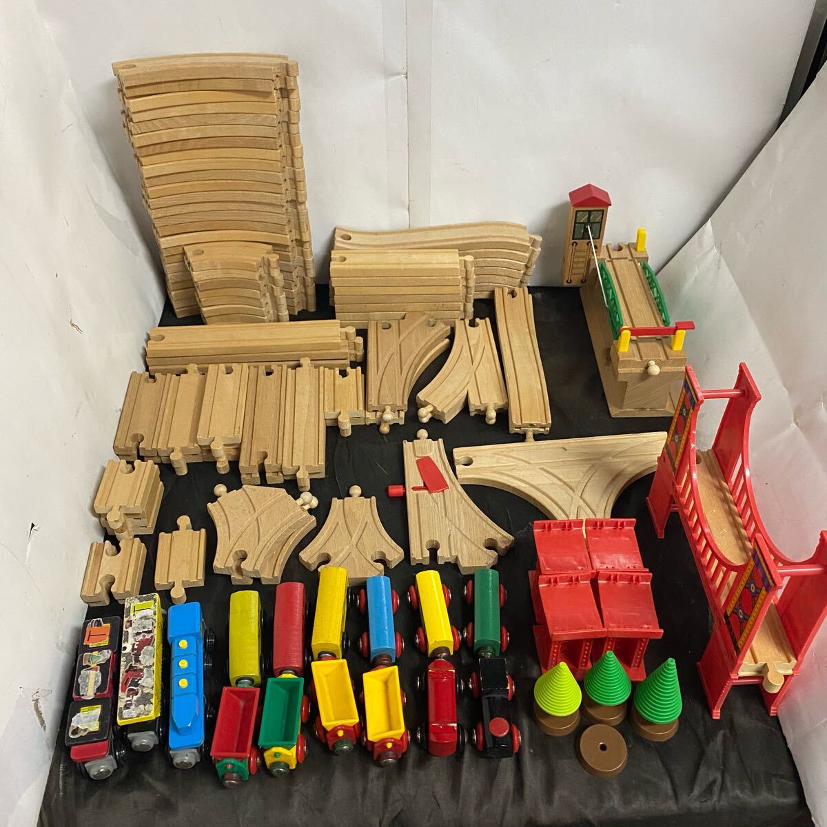 BRIO KidKraft 木製レール 電車 建物等 まとめて 大量セット ブリオ キッドクラフト おもちゃ