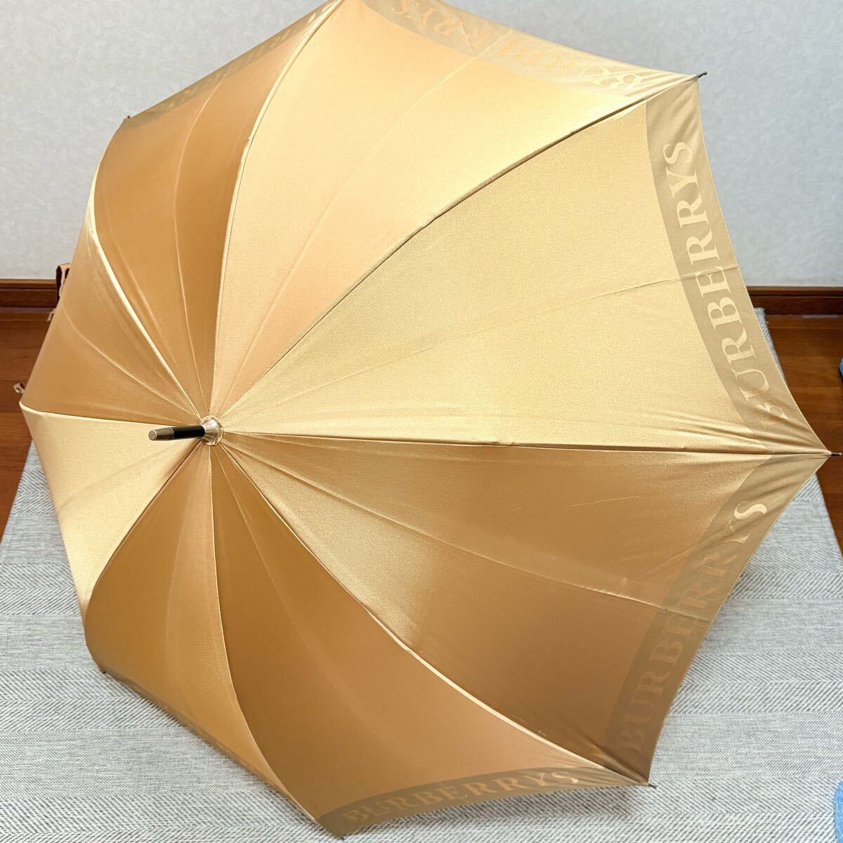 BURBERRY Burberrys ヴィンテージ　晴雨兼用長傘　文字ロゴシャンパンゴールド　紳士　メンズ