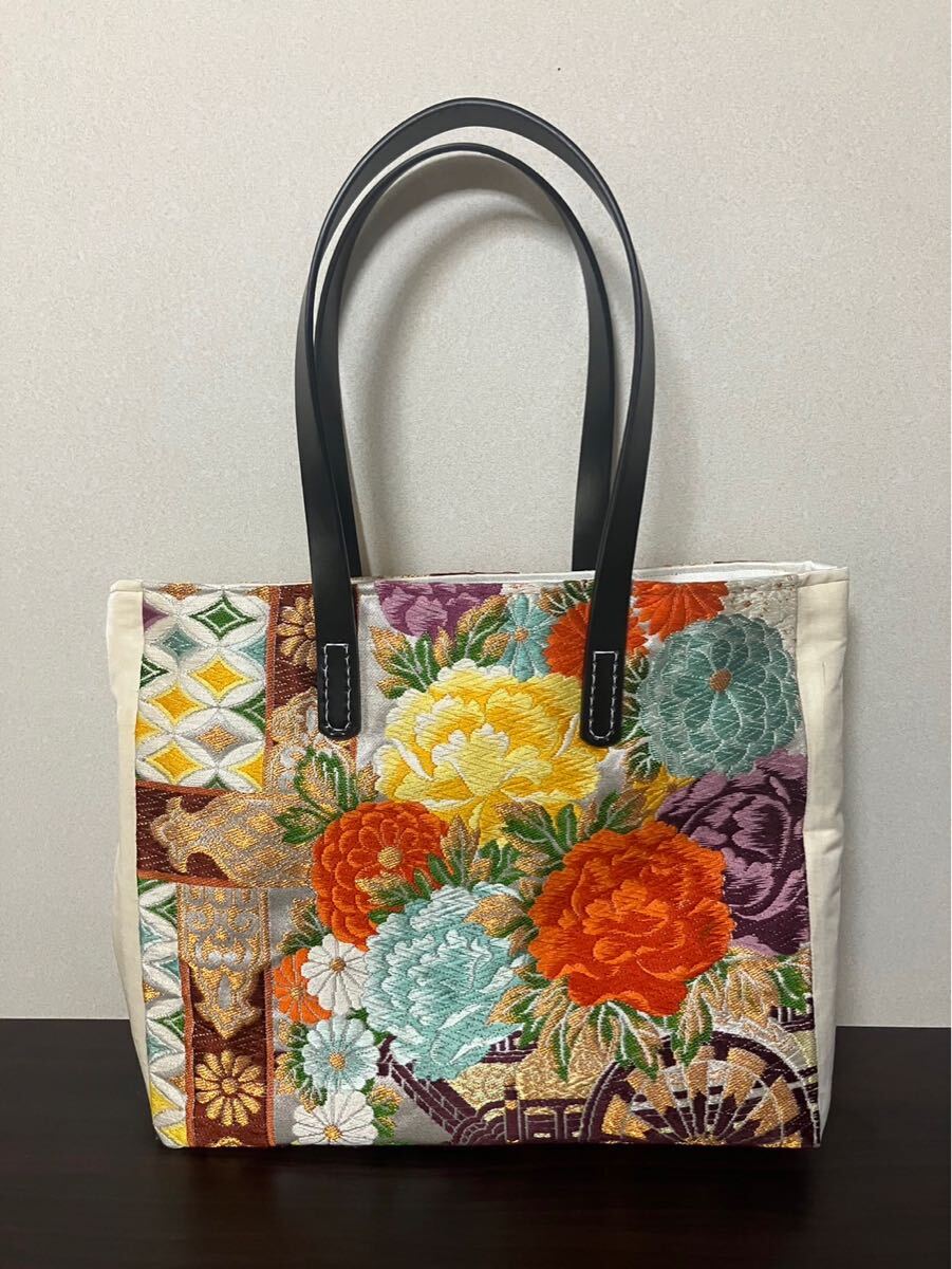 アンズルーム★ちょっと豪華な　トートバッグ★ハンドバッグ★帯リメイク★白　花★A4