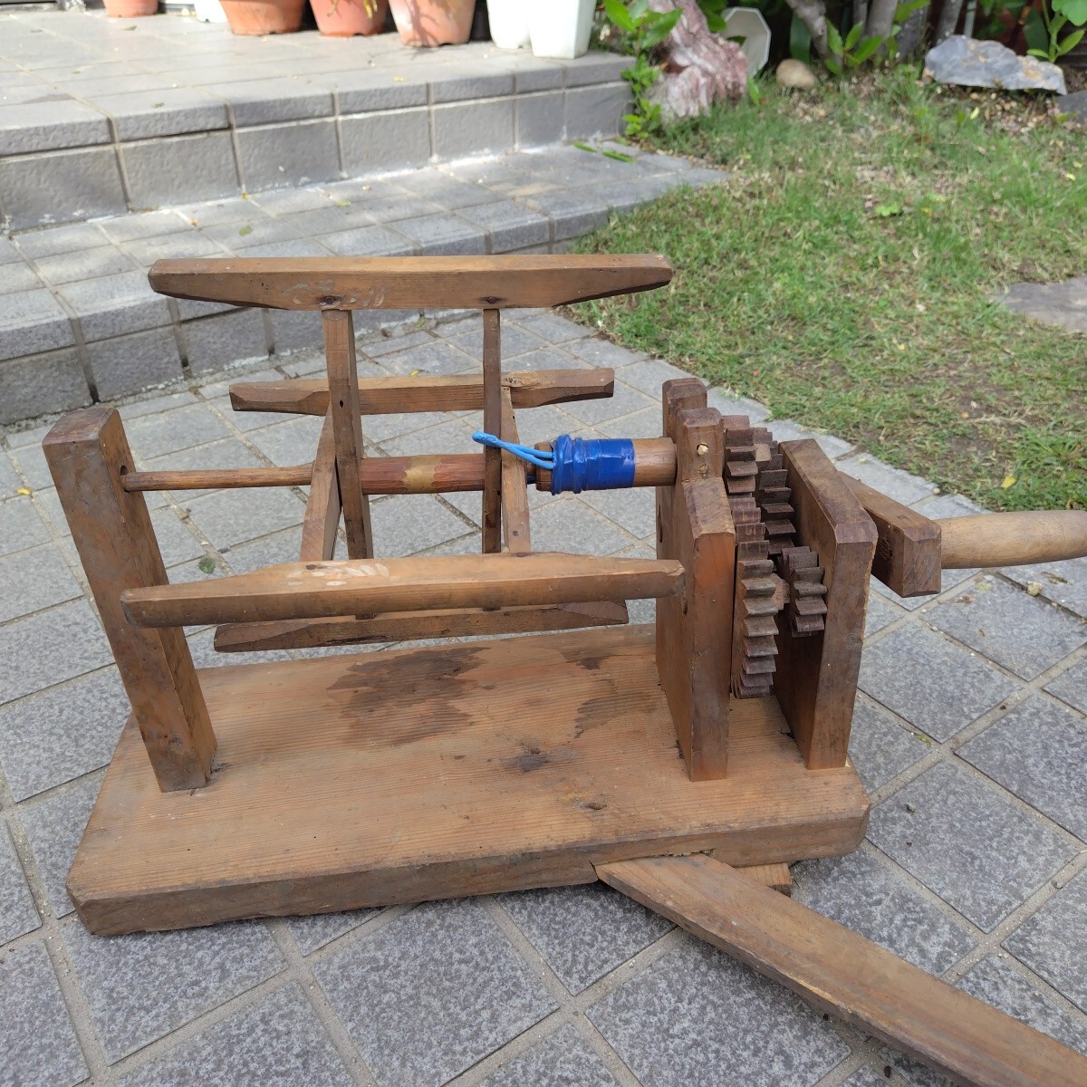 糸巻き機 古道具 昭和レトロ 木製　手回し式　(中古)