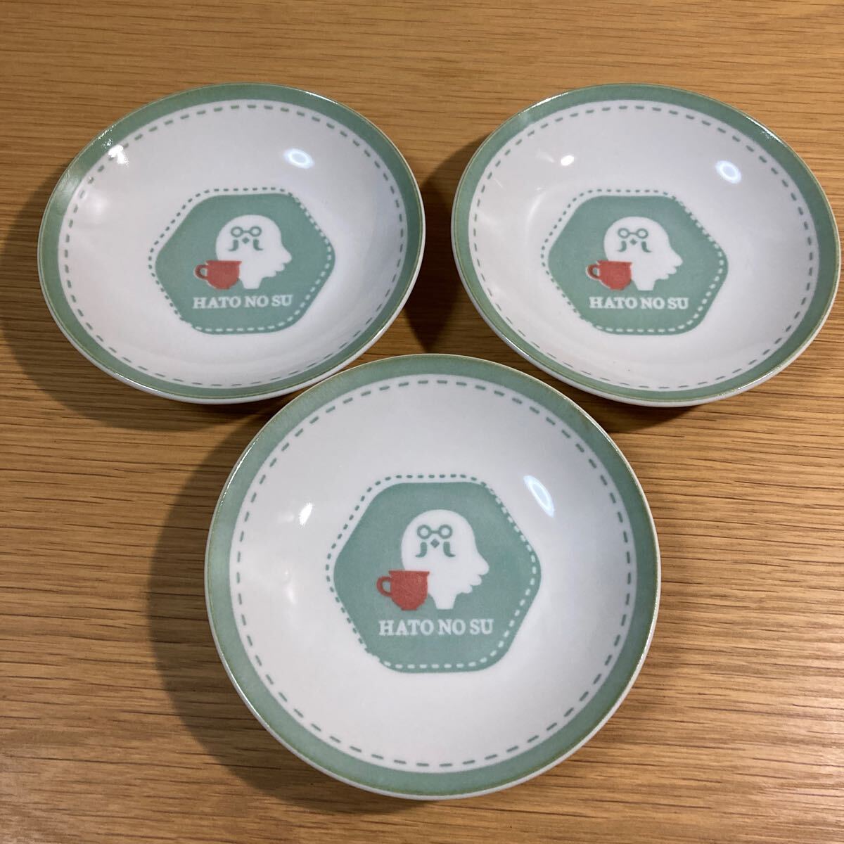 ▼ あつまれどうぶつの森≪喫茶ハトの巣 小皿 ３枚≫陶器製 どうぶつの森 プレート 皿 ハトの巣