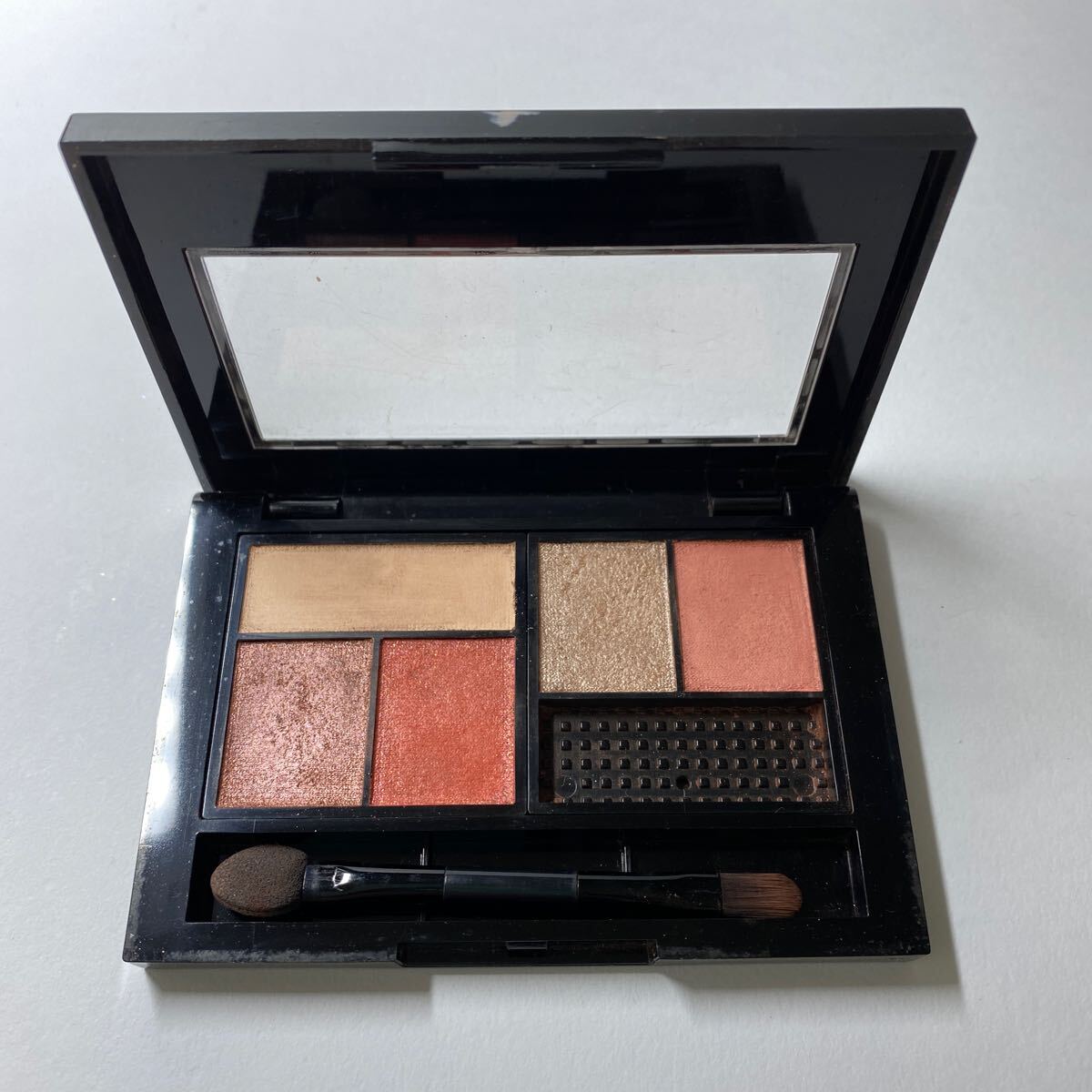 メイベリン　シティミニパレット　PK-1 ダウンタウンサンライズ　アイシャドウ　 アイカラー