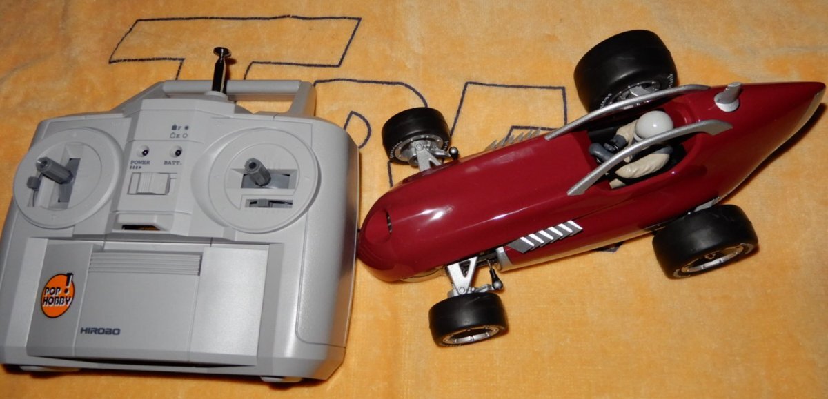 ☆放出企画☆ジャンク扱いで放出☆絶版 HIROBO ドリコン WildFokker☆未使用☆送信機・充電器付☆レッド☆