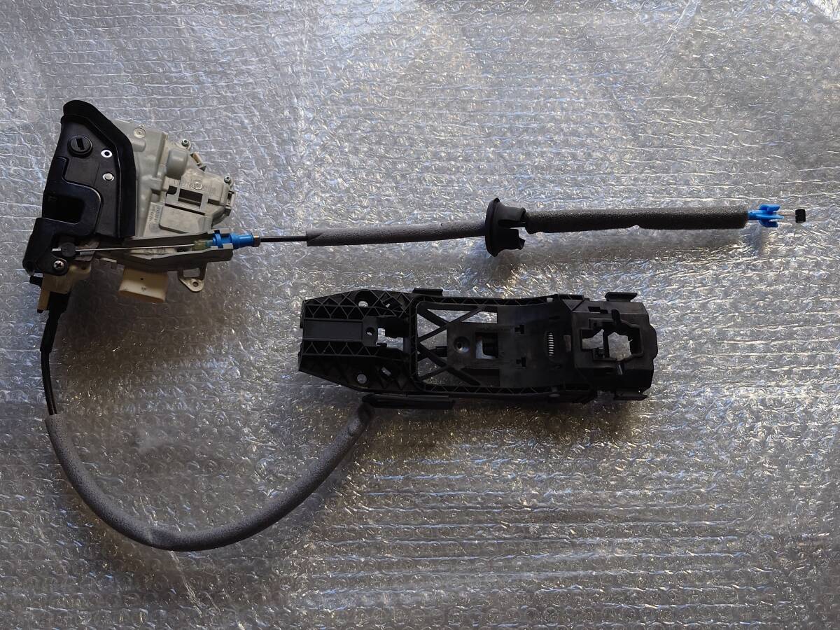 ☆純正品 アウディ A3 スポーツバック 平成26年式 前期 左Rドアロックアクチュエーター 8V DBA-8VCXS 中古品☆