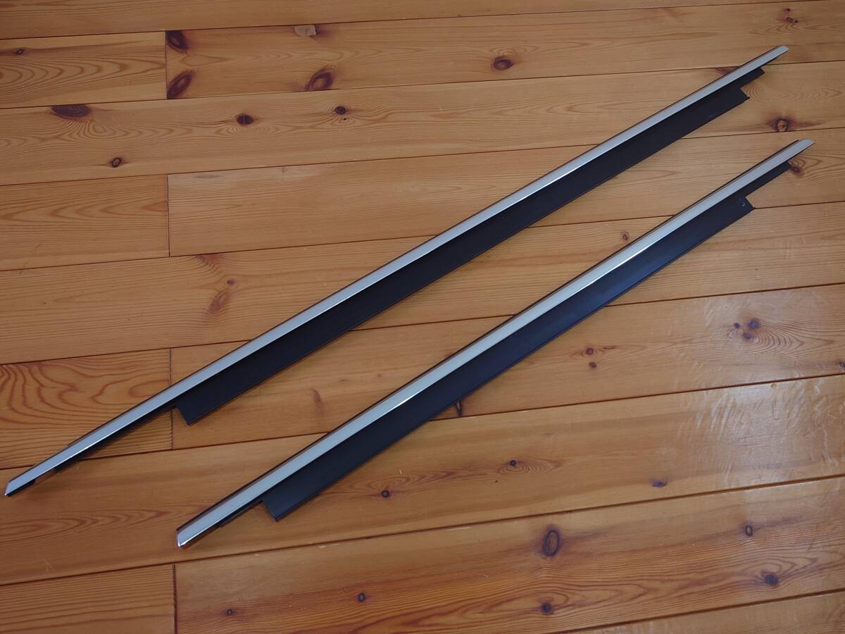 純正品 アウディ A3 スポーツバック 平成26年式 前期 左Rドア ウインドウモール メッキモール 上下セット 8V4,853,283 DBA-8VCXS 中古品