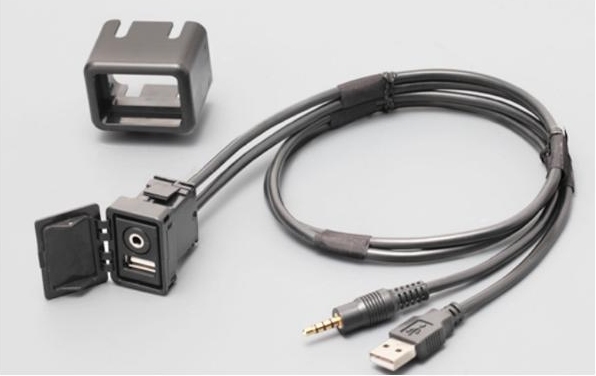STREET NV-3 USB/AUX延長ケーブル付きスペアホールユニット トヨタ 中古