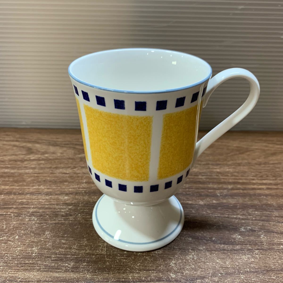 Noritake マグカップ 脚付 高さ12cm イエロー ノリタケ 食器 コーヒー ティーカップ (R5