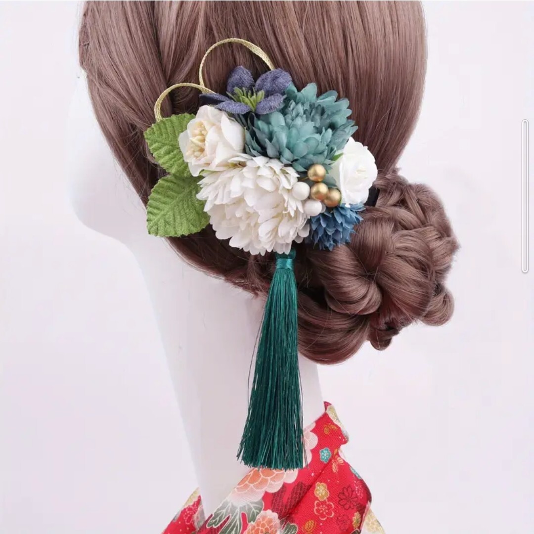 半額SALE 青　ブルー　タッセル付きフラワーヘアクリップ　孔雀の花デザイン　着物　浴衣　和服　和装　ヘアアクセサリー　髪留め　髪飾り