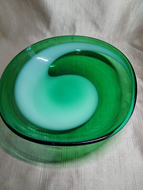 水盆　ガラス　太極陰陽風　22x5.5cm　小傷多数