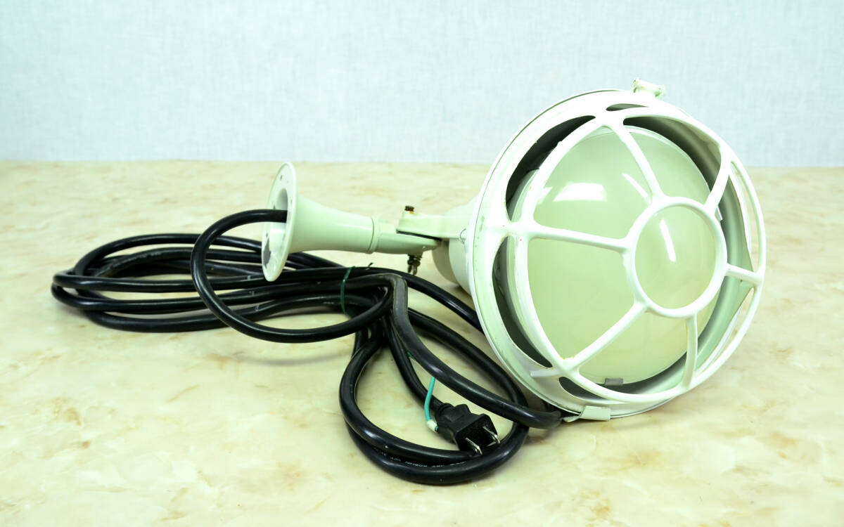 IWASAKI 岩崎電気 アイランプホルダ SO/W K08 2015年製 屋外用照明器具 岩崎電気 投光器 作業灯 白 中古品