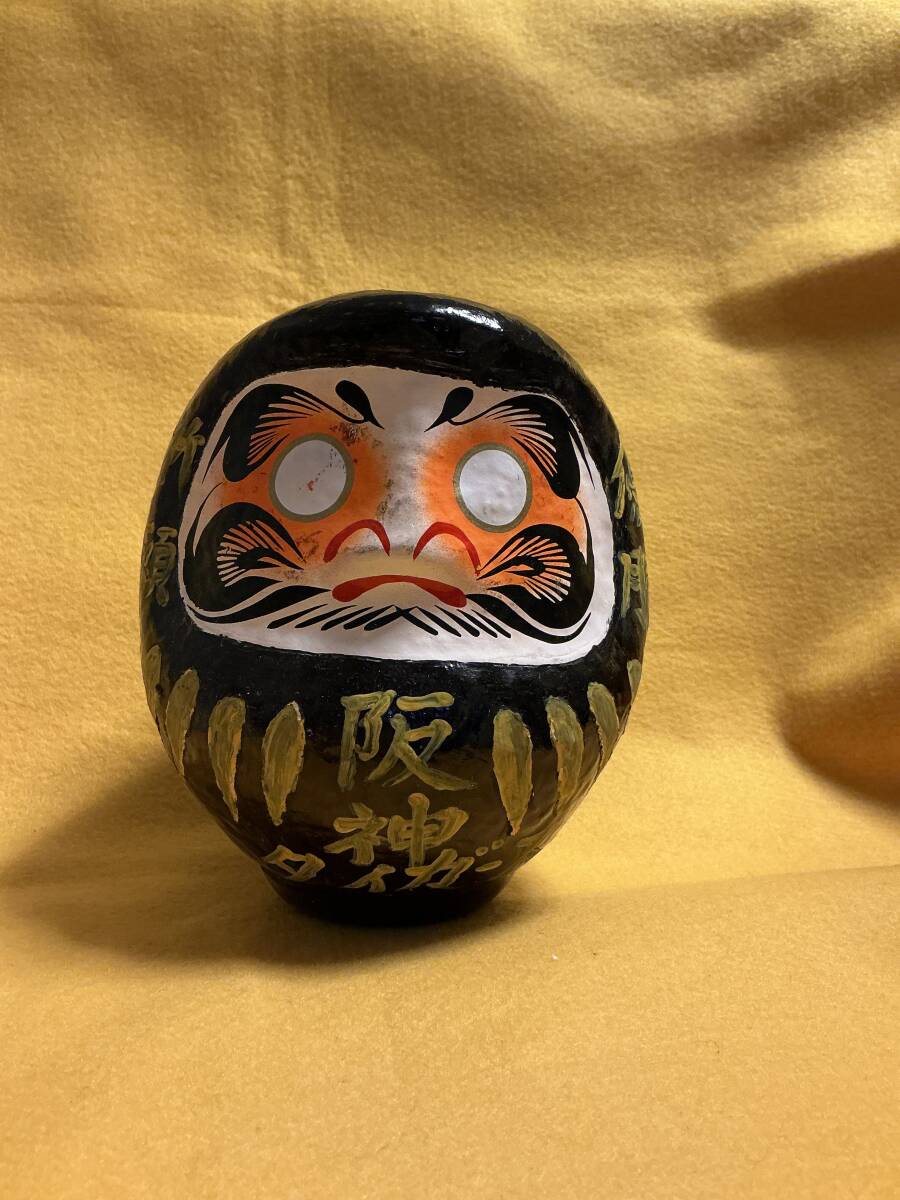 阪神優勝祈願だるまです。 高さ 約15ｃｍ　(その他のカテゴリーにも出品していますご覧ください。 出品者＊＊＊＊＊＊＊さんをクリック)　