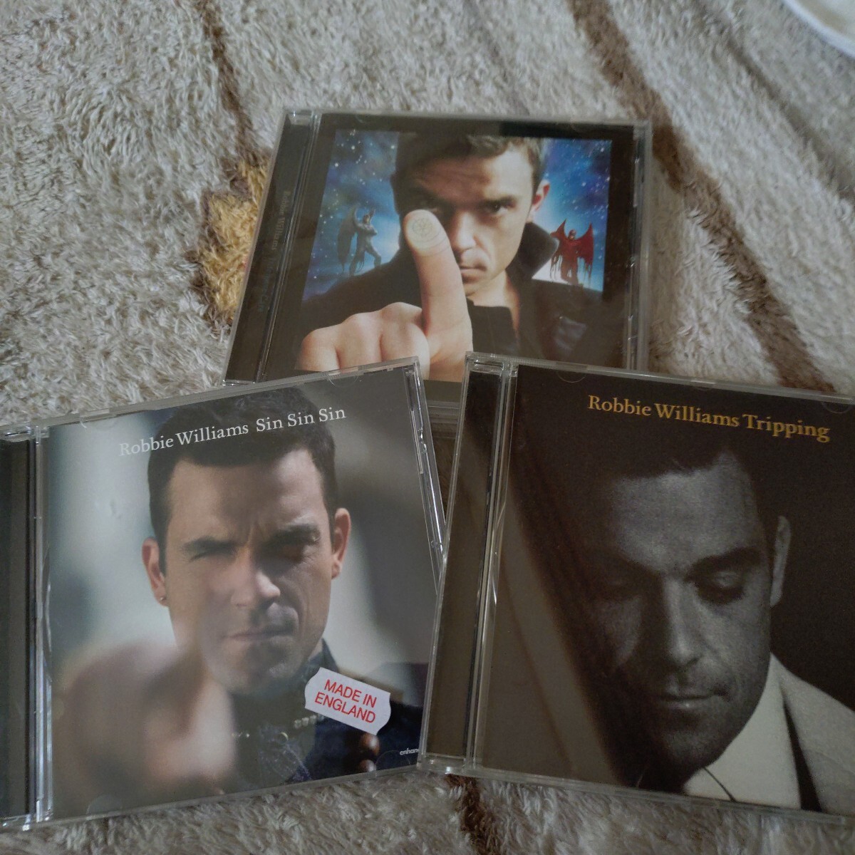 ROBBIE WILLIAMSロビー・ウィリアムス☆Insensitive care（輸入盤アルバム）Tripping（輸入盤シングル）Sin Sin Sin（輸入盤シングル）