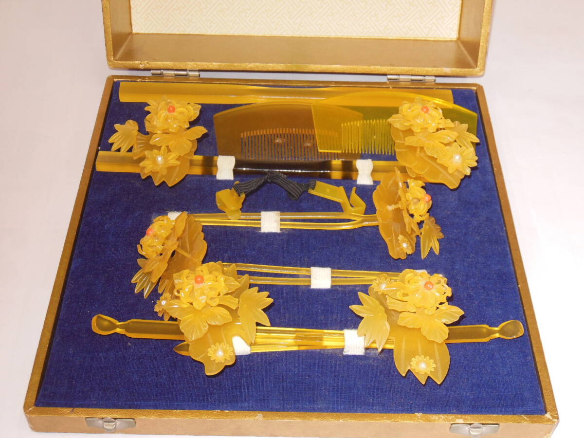 かんざしセット　婚礼　べっ甲風、一部サンゴ風、パール　和装　中古