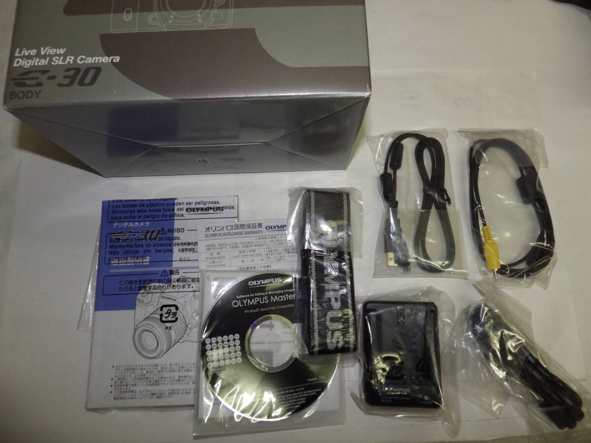 【■オリンパス デジタル一眼 E-30用付属品のみ◆元箱・取説・充電器・ケーブル・CD-ROM等■】