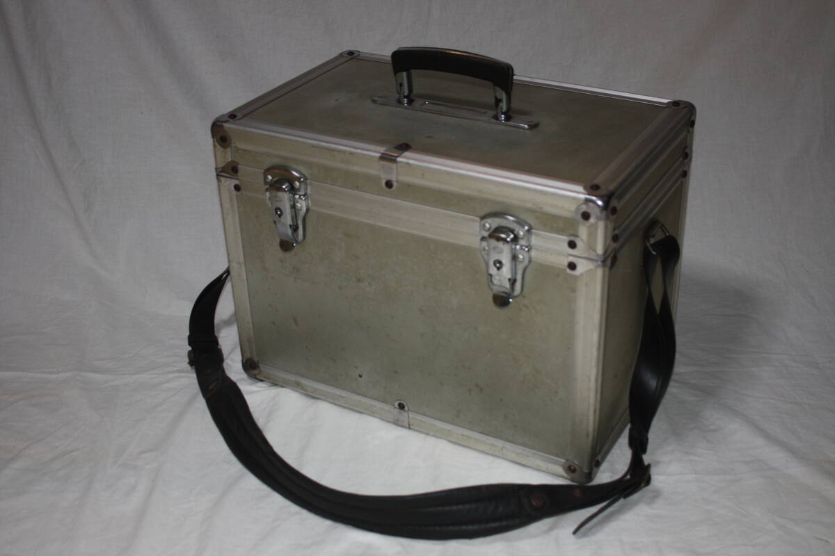 ジュラルミン　ハードケース　（検索：ビデオカメラ、一眼レフカメラ、キャリングケース）