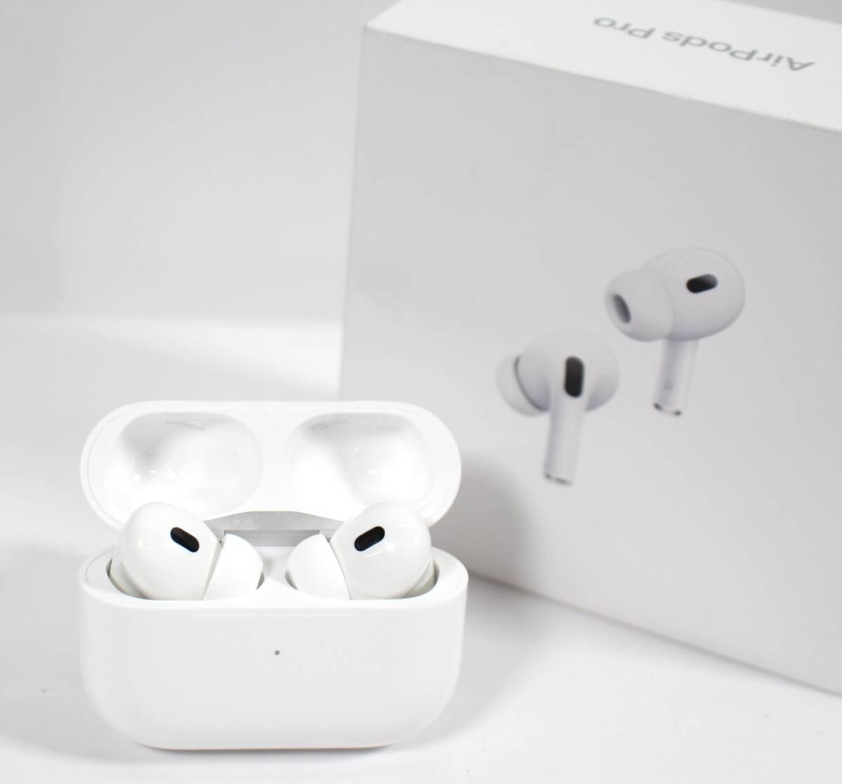 Y6780＃◆中古品◆Apple アップル AirPods Pro 2 with MagSafe 充電ケース ワイヤレスイヤホン MTJV3J/A