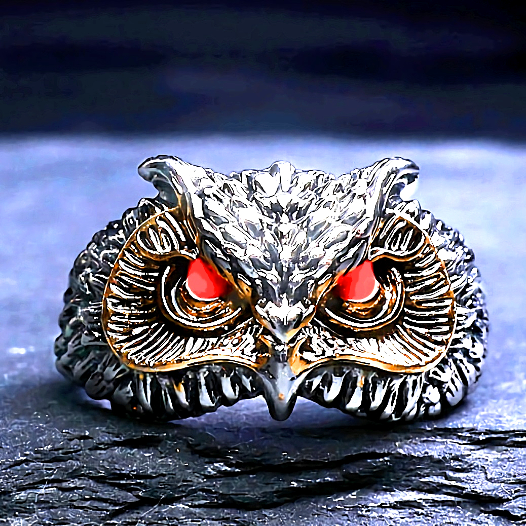 新品★送料無料★フリーサイズ 赤瞳 黄金フクロウ梟彫刻 プラチナ仕上925シルバーリング 誕生日プレゼント旅行春夏連休ギフト国内発送