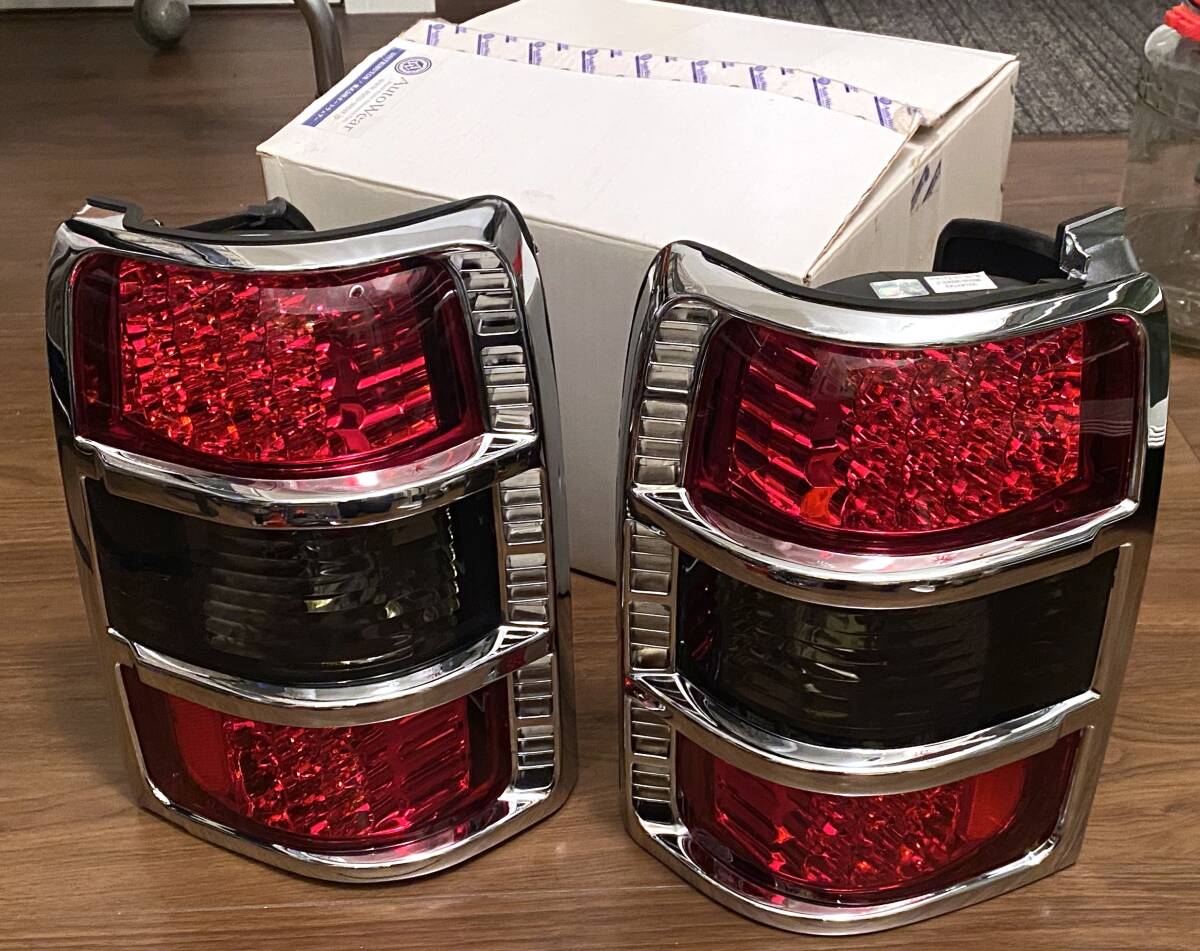 ●三菱 パジェロ 2代目 LED テールライト 左右セット 品番 MB336-BODE2-C SR-AA-1838 Car light MB PJRO 84 R.L.RED & SMOKE LENS)●新品●