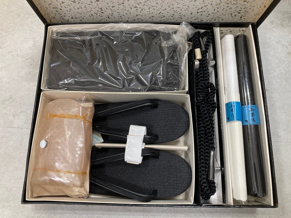 未使用　保管品　和装小物 　喪服用 　草履 　バッグ　他　