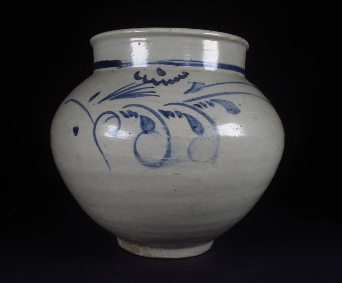 【SAKURAYA】コレクター委託品【李朝 染付草花文壺】青花 花瓶 壷 時代物 朝鮮古美術 朝鮮古陶磁 高麗 骨董品 古美術品 中国古玩 21.5cm