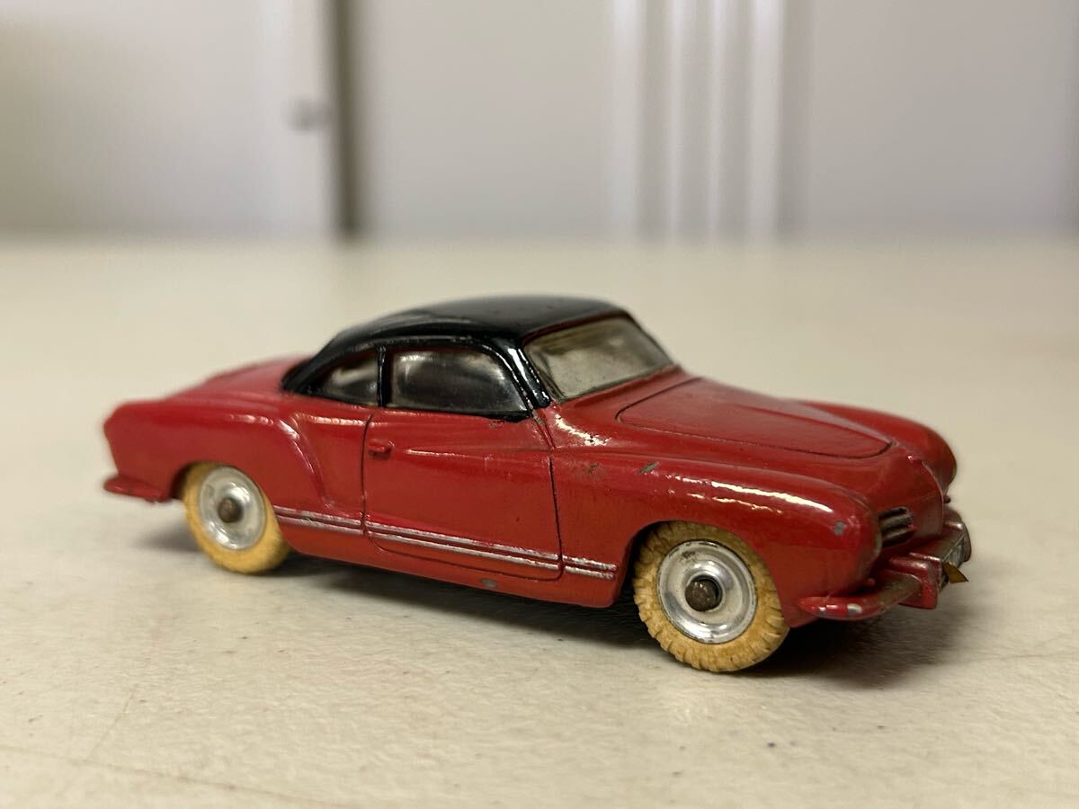空冷　VW カルマンギア　ローライト　角テール　ミニカー　ディンキー　当時モノ　ビンテージ 1/43 ユーズドコンディション　赤と黒