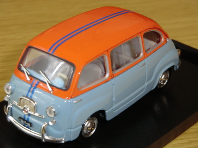 BRUMM R469 1/43 フィアット ムルティプラ Fiat 600D Multipla "Operazione San Gennaro" 1966