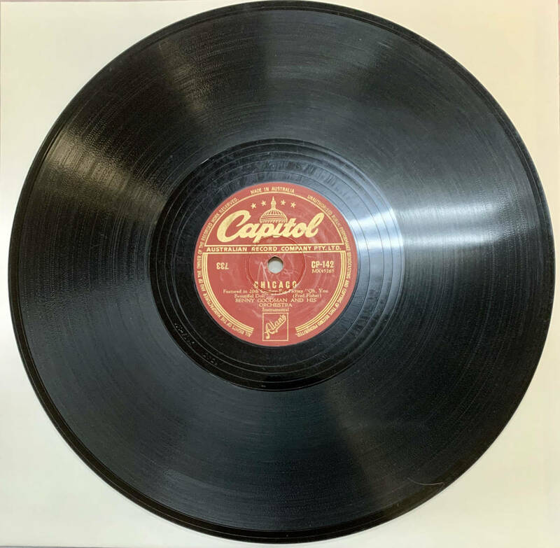 BENNY GOODMAN & HIS ORCHESTRA　　CHICAGO /UNDERCURRENT BLUES （CAPITOL CP-142）SP盤　78rpm 　JAZZ《豪盤》