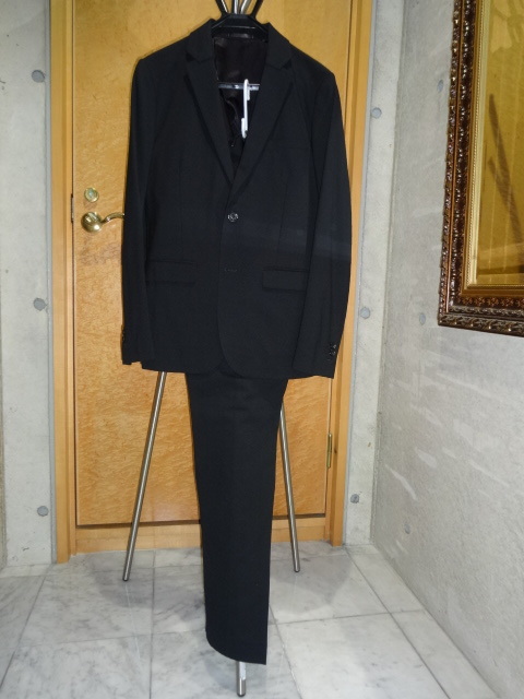 即決！KNOTTノット　ＴＯＭＯＲＲＯＷＬＡＮＤ購入　スーツ　黒　サイズ　１