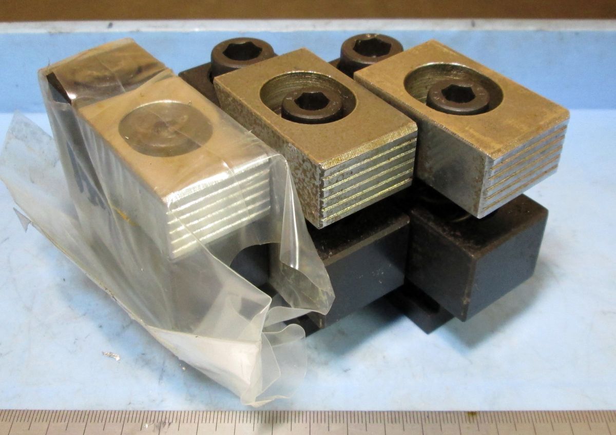 FC047 ベクタークランプ AIOI CS-V-12 穴間 33 ジョーナット付 3点セット 中古