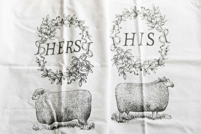 ピローケース　枕カバー　羊　シープ『HIS』　『HERS』2枚組　Pillow Case 