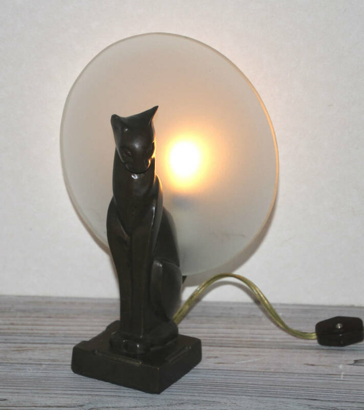 照明器具　猫のインテリアライト　アールデコ・スタイル　猫と月のデザイン　難あり　中古品　ヴィンテージ　レトロ