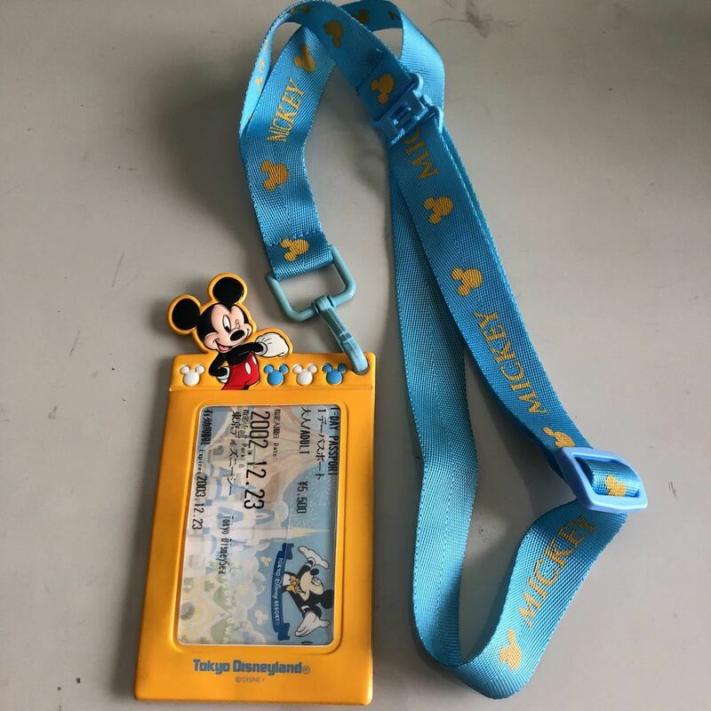 東京ディズニーランド チケットホルダー ネックストラップ ミッキーマウス 使用済みパスポート付