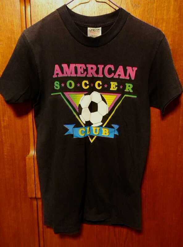 古着屋さんで購入　サッカーボール柄　半袖Tシャツ　アメカジ　チャコールグレー