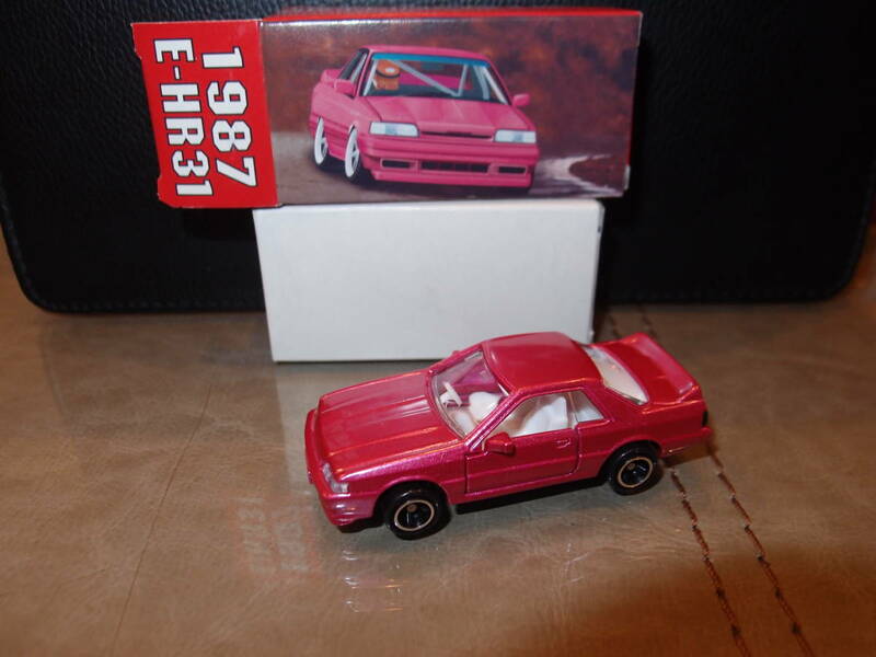 TOMICA トミカ Zi:l ジール特注 1987 E-HR31 NISSAN SKYLINE 日産スカイライン R31 ピンク 元箱付 車体美品 中国製 当時物 1/62