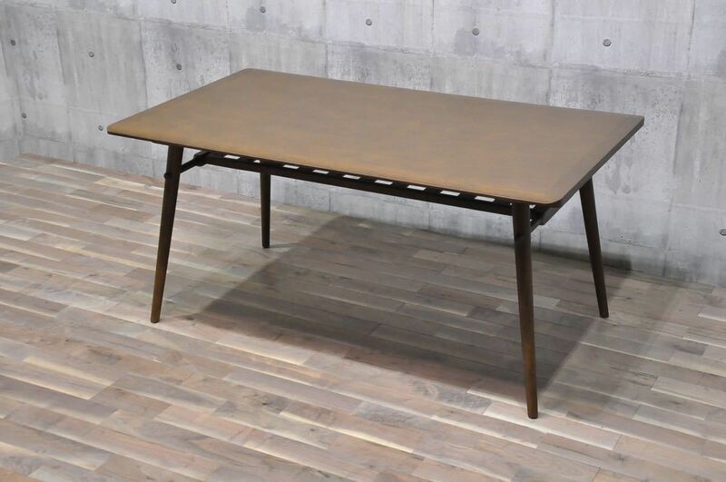 K5Y 展示品 北欧スタイル オーク材 ダイニングテーブル 6.8万 美品 棚付き 150cm 食卓テーブル モカブラウン 検) 食卓机 作業テーブル