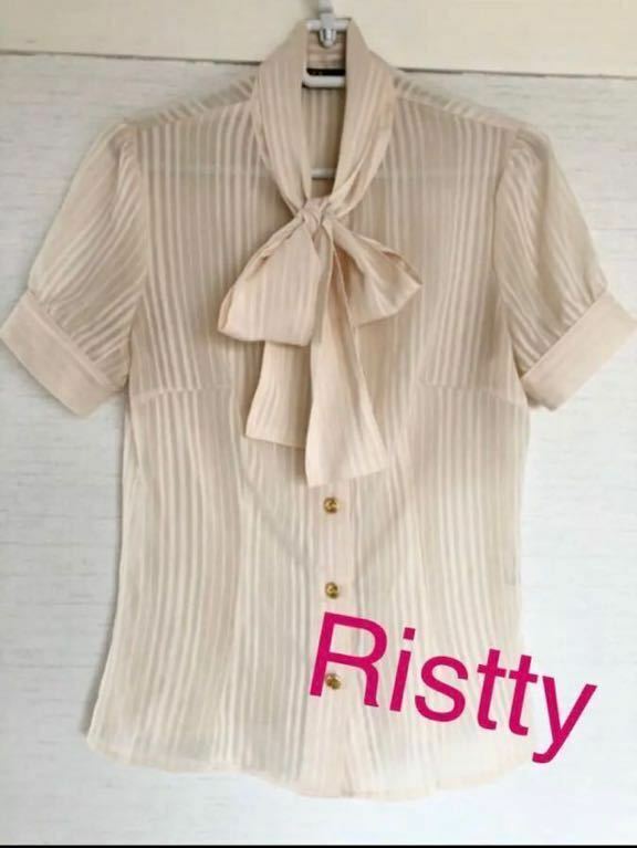 送料無料 Ristty リスティー ボウタイリボン付き半袖ブラウス 日本製 淡いベージュ系カラー 安心の匿名配送です♪