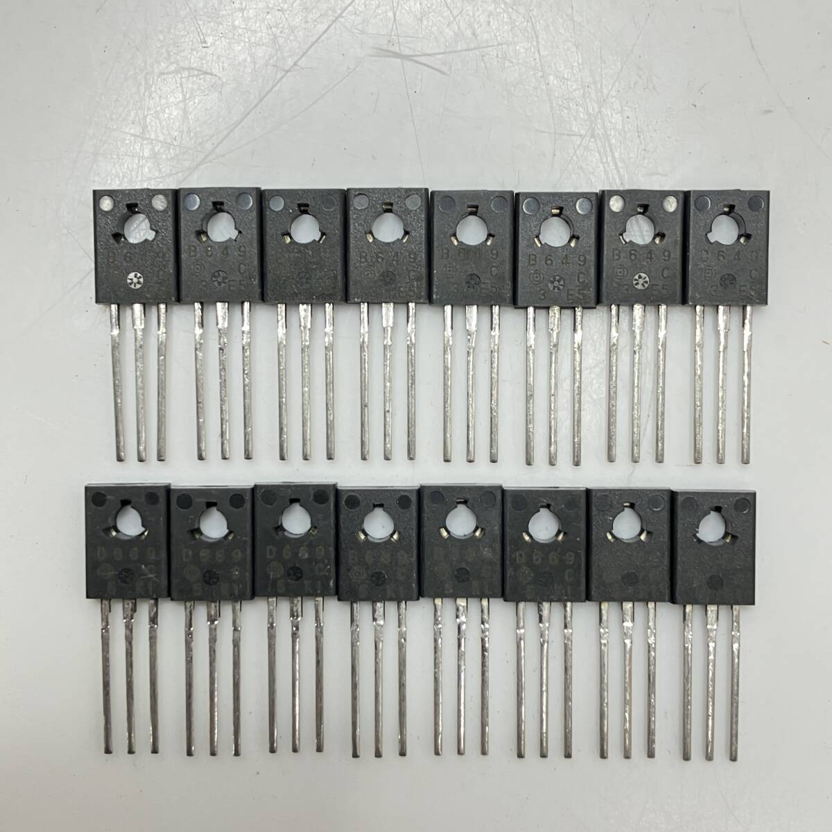 (志)【未使用】日立 音響用 トランジスタ 2SB649A-C/2SD669A-C 8ペア 計16個 セット 部品 パーツ(検)真空管アンプ オーディオ機器(I)0607P