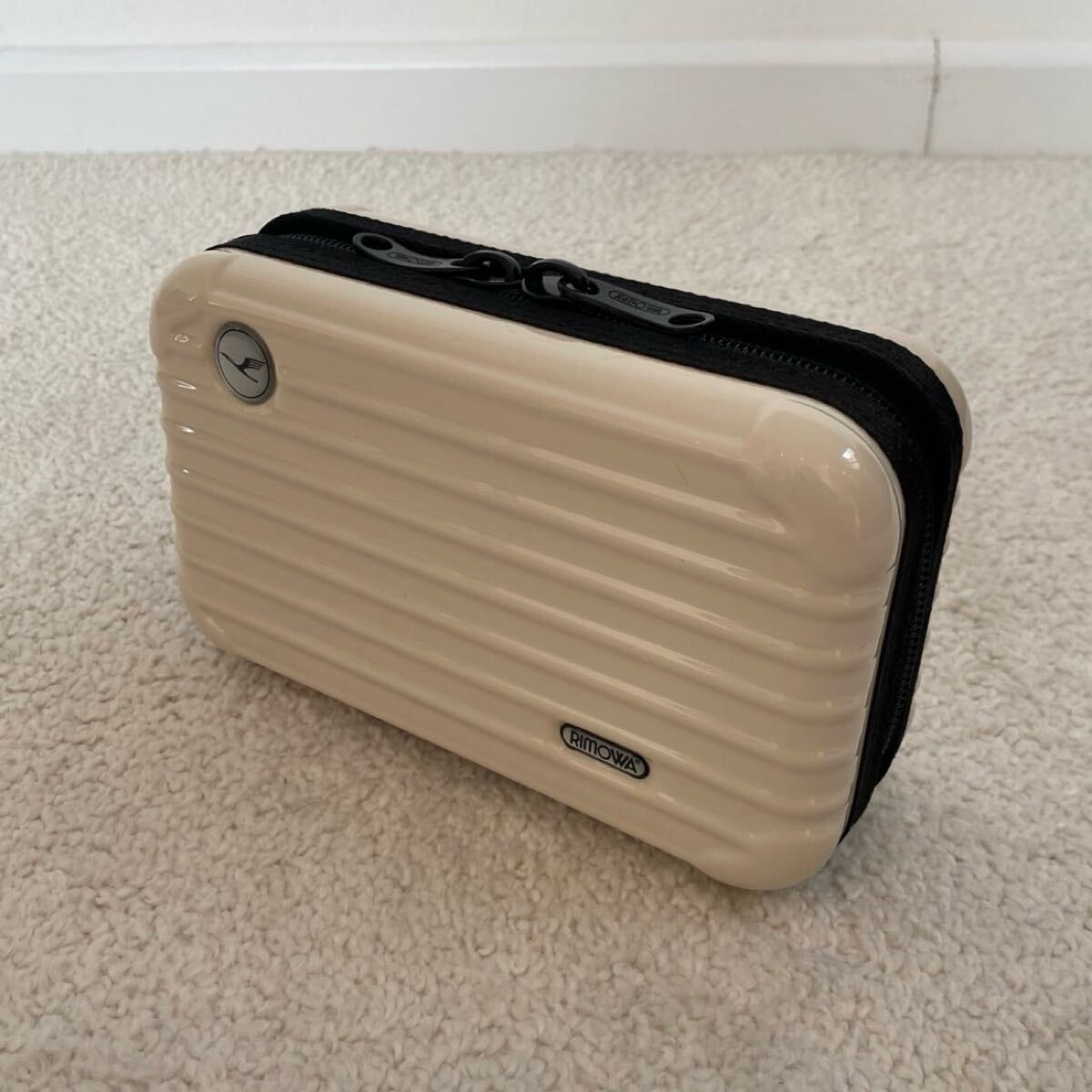 【非売品】RIMOWA Lufthansa アメニティキット ホワイト Made in Germany 