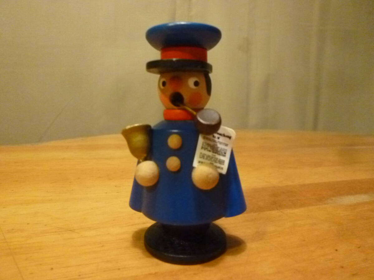 木製の外国製と思われるキャラクターの置物?