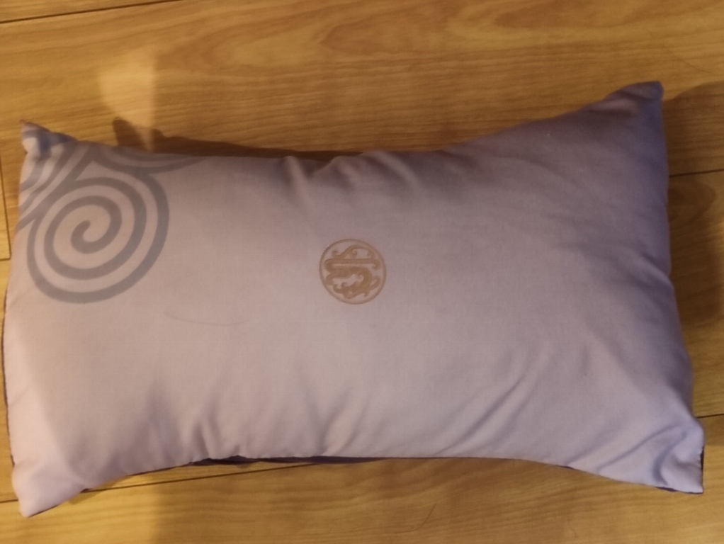 Juneyaoクッション♪吉祥航空の枕。40cm×22cm