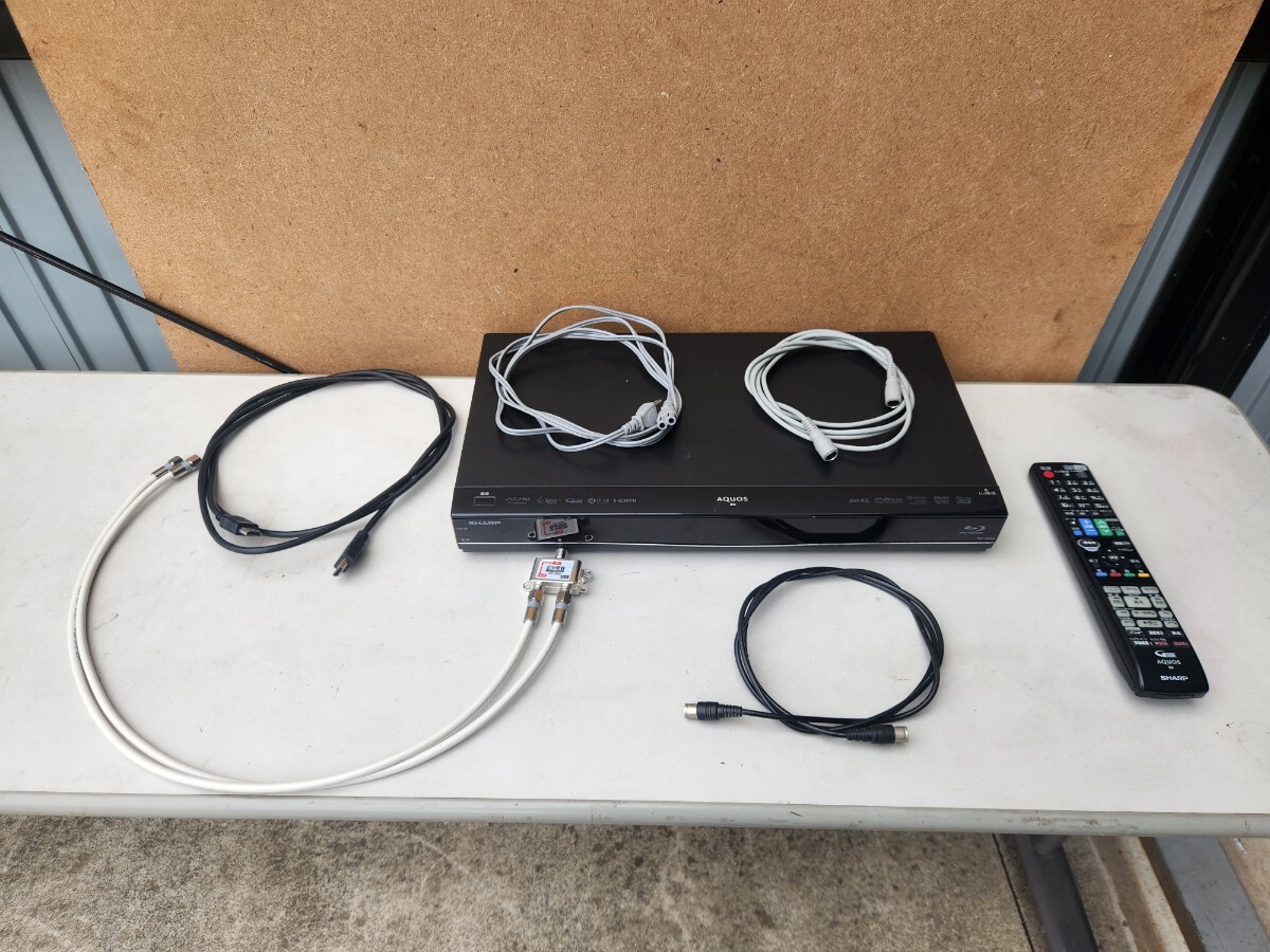 SHARP AQUOS ブルーレイレコーダー BD-S560リモコン付 各種配線付き 通電確認済み