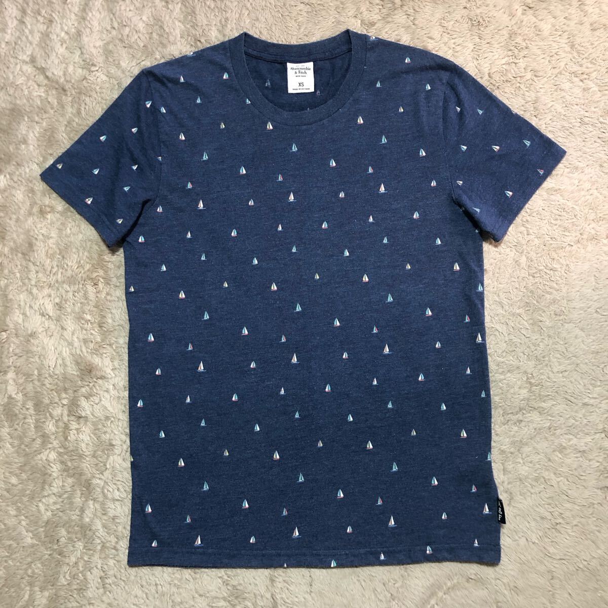 メンズ　Abercrombie&Fitch アバクロ　ヨット柄　半袖Tシャツ　紺　XS