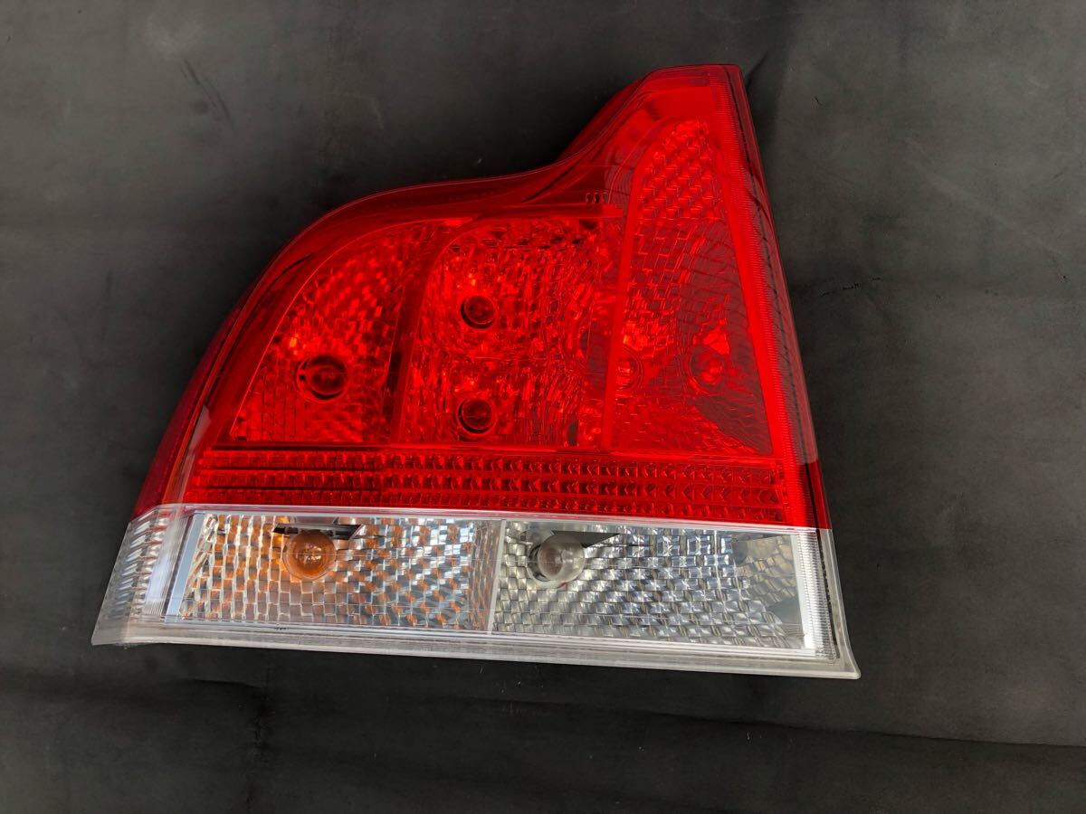 ボルボS60 中古左テールランプ