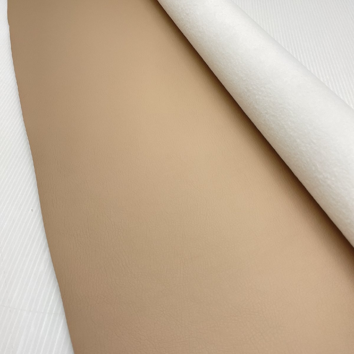 国産 高級 PUレザー シンコール グラフィーネ 15番 裏起毛 合皮 137cm×約2.5M 厚1mm やわらかタッチ 薄茶 フェイク 椅子張【道楽札幌】