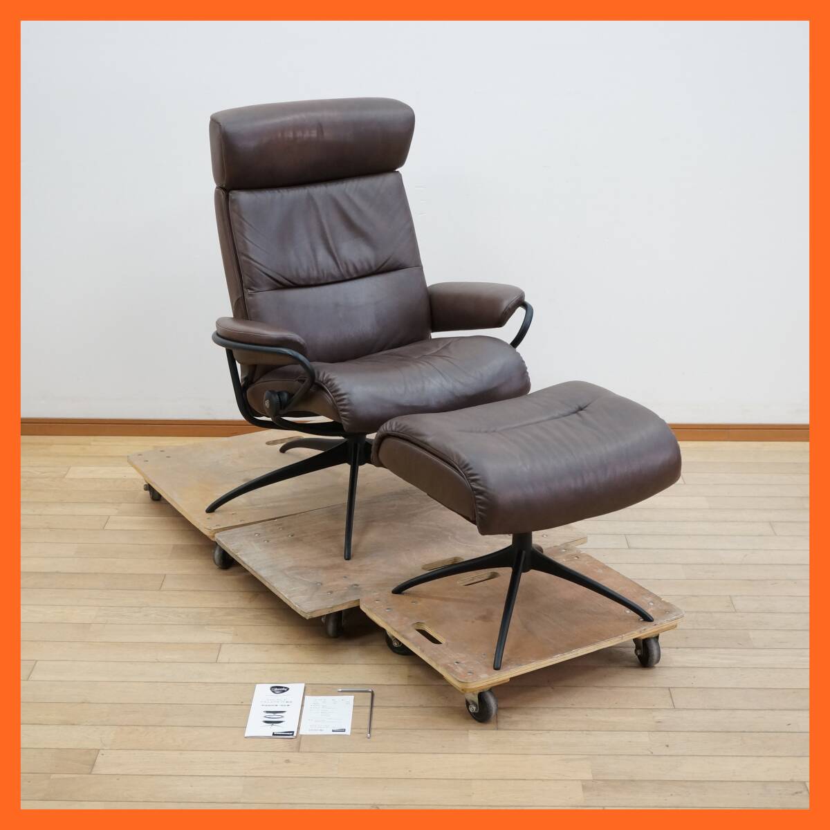 東ハ:【EKORNES/エコーネス】Tokyo トーキョー ヘッドレスト付 ストレスレスチェア＆オットマン 本革 リクライニングチェア ノルウェー製
