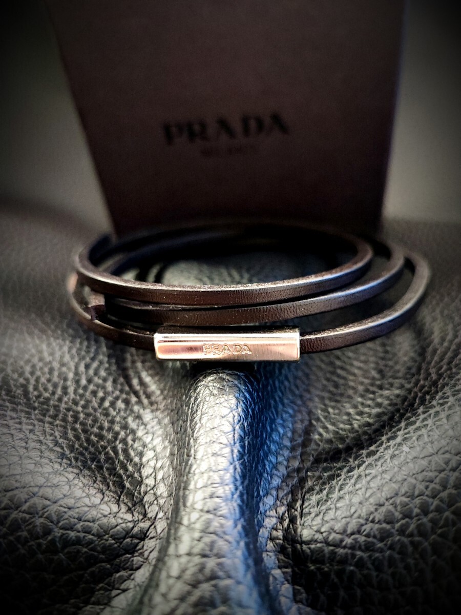 美品　PRADA　プラダ チョーカー アクセサリー　本革 レザー